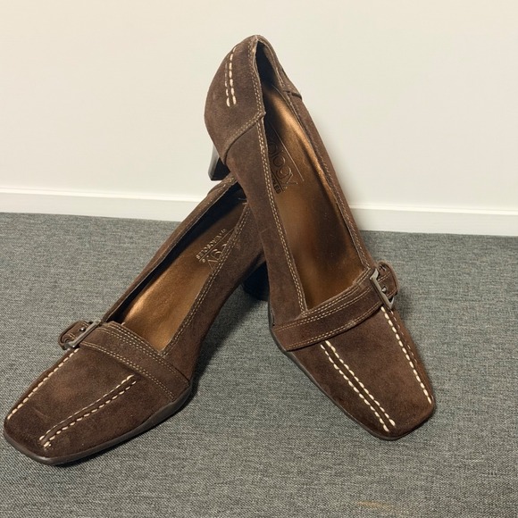 AEROSOLES Shoes - Women's Aerosoles Brown Suede Pumps w/Buckle, Stitching, Square Toe, Size 8B